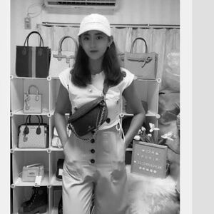 Michael Kors Luxury Belt Purse In Black Leather With Gold Hardware.